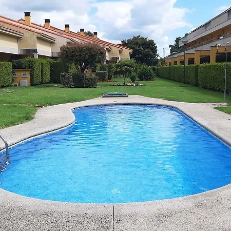 Apartment Con Piscina En *